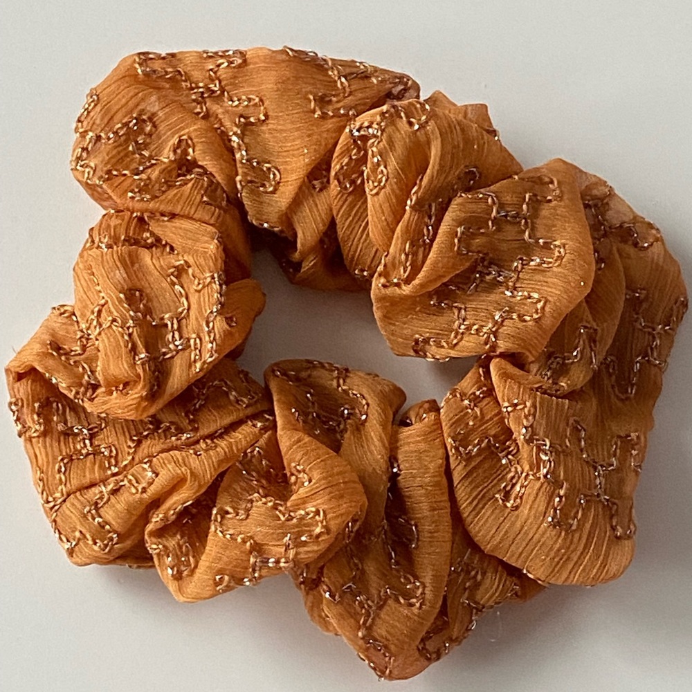 Mahogany scrunchie